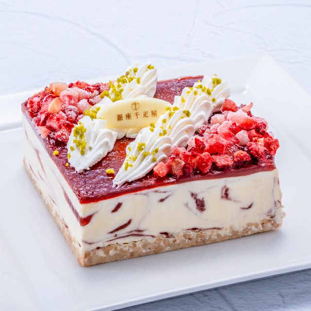 ストロベリーアイスケーキ | 銀座千疋屋オンラインショップ 1894年創業